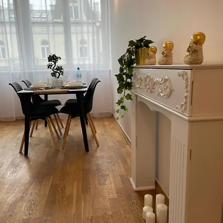 Wiejska 14 - 500m Od Sejmu Rzeczypospolitej - 450m Do Ambasady - Smart Tv - Wifi - W Pelni Wyposazona Kuchnia Apartmán *