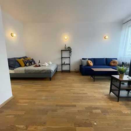 Wiejska 14: Smart Center Near Parliament Warsaw