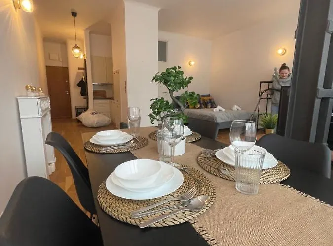 Apartment Wiejska 14: Smart Center Near Parliament