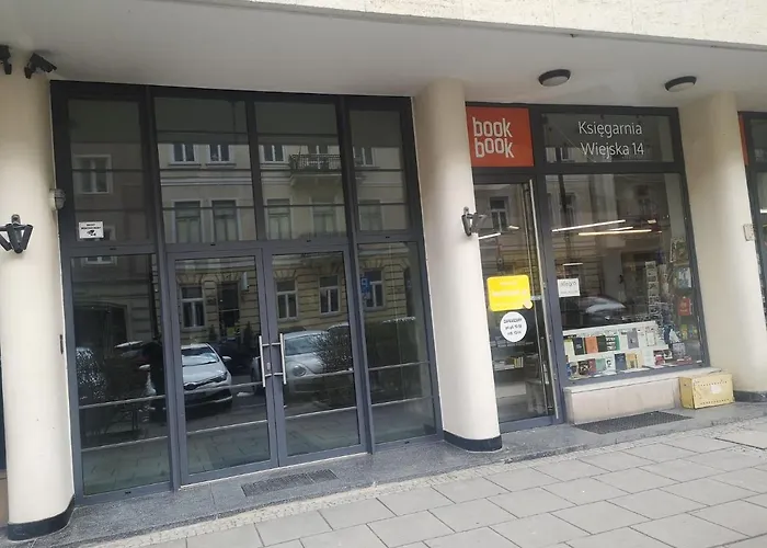 Wiejska 14: Smart Center Near Parliament